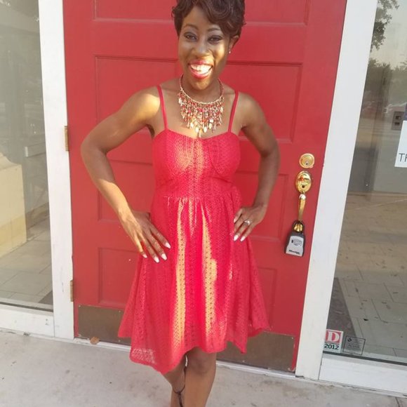 Meet your Posher, Adrienne - Picture 3 of 11